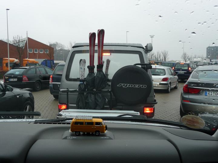004.jpg - vor der F�hre in Kiel