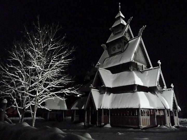 133.jpg - Stabkirche Gol