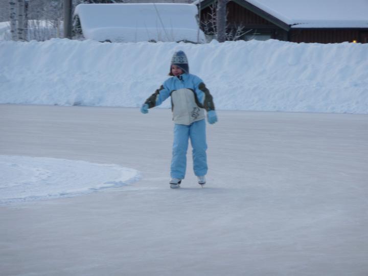 210.jpg - Eislaufen in Gol