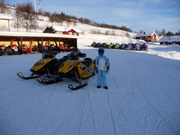 253.jpg - Schneescooter