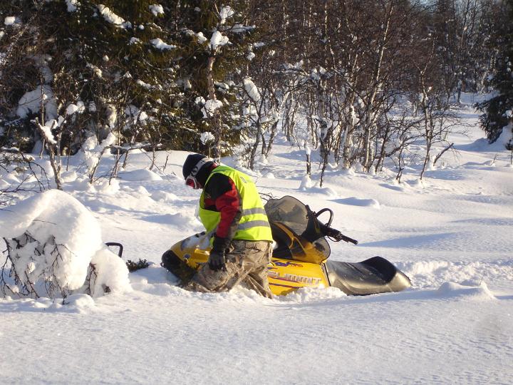 273.jpg - Schneescooter