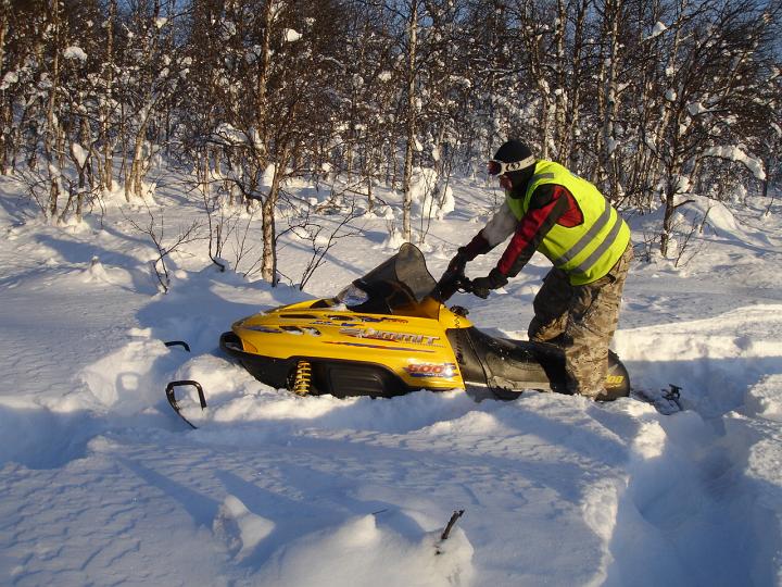 276.jpg - Schneescooter